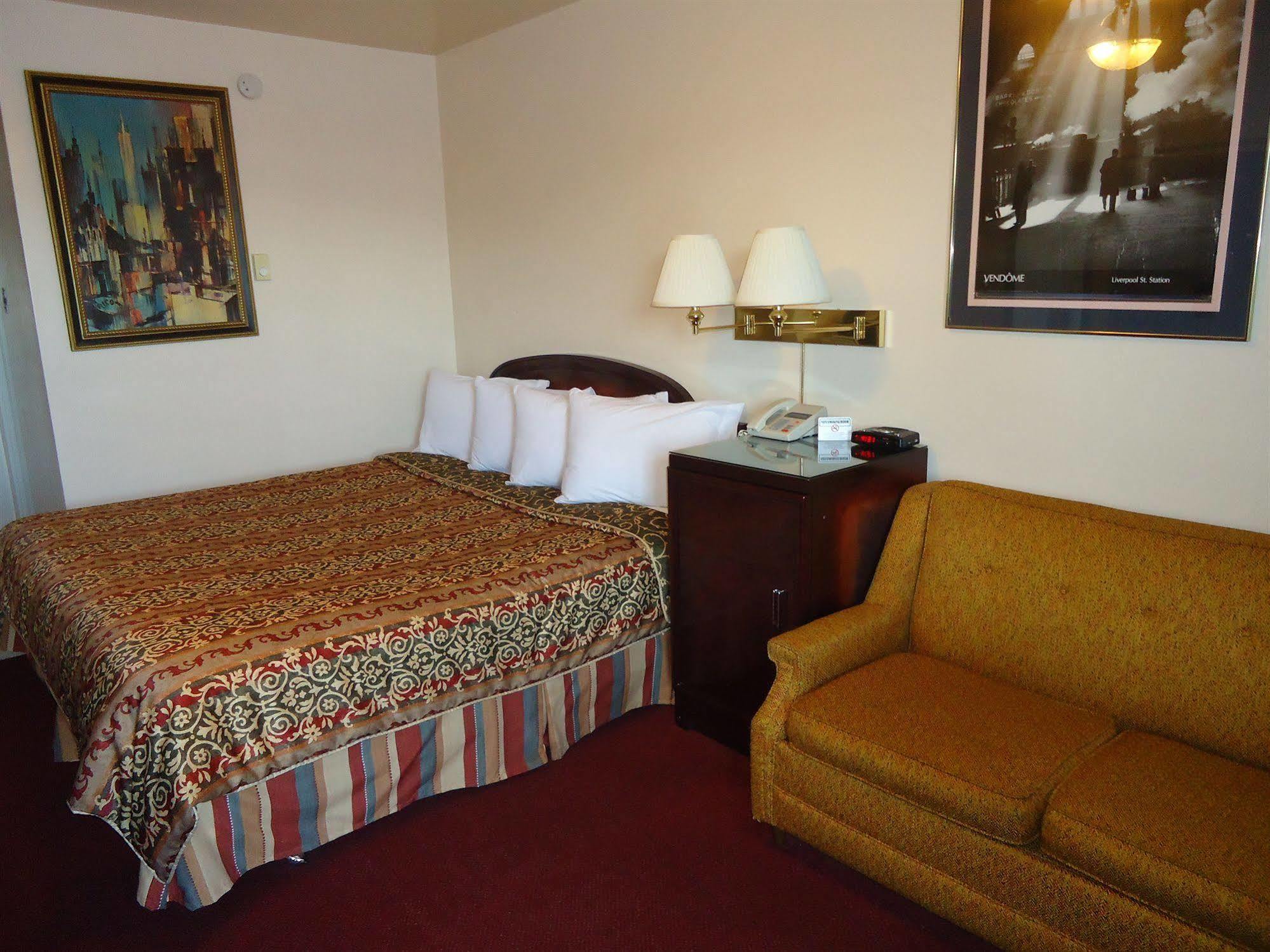 Imperial Fireside Inn Съдбъри Екстериор снимка