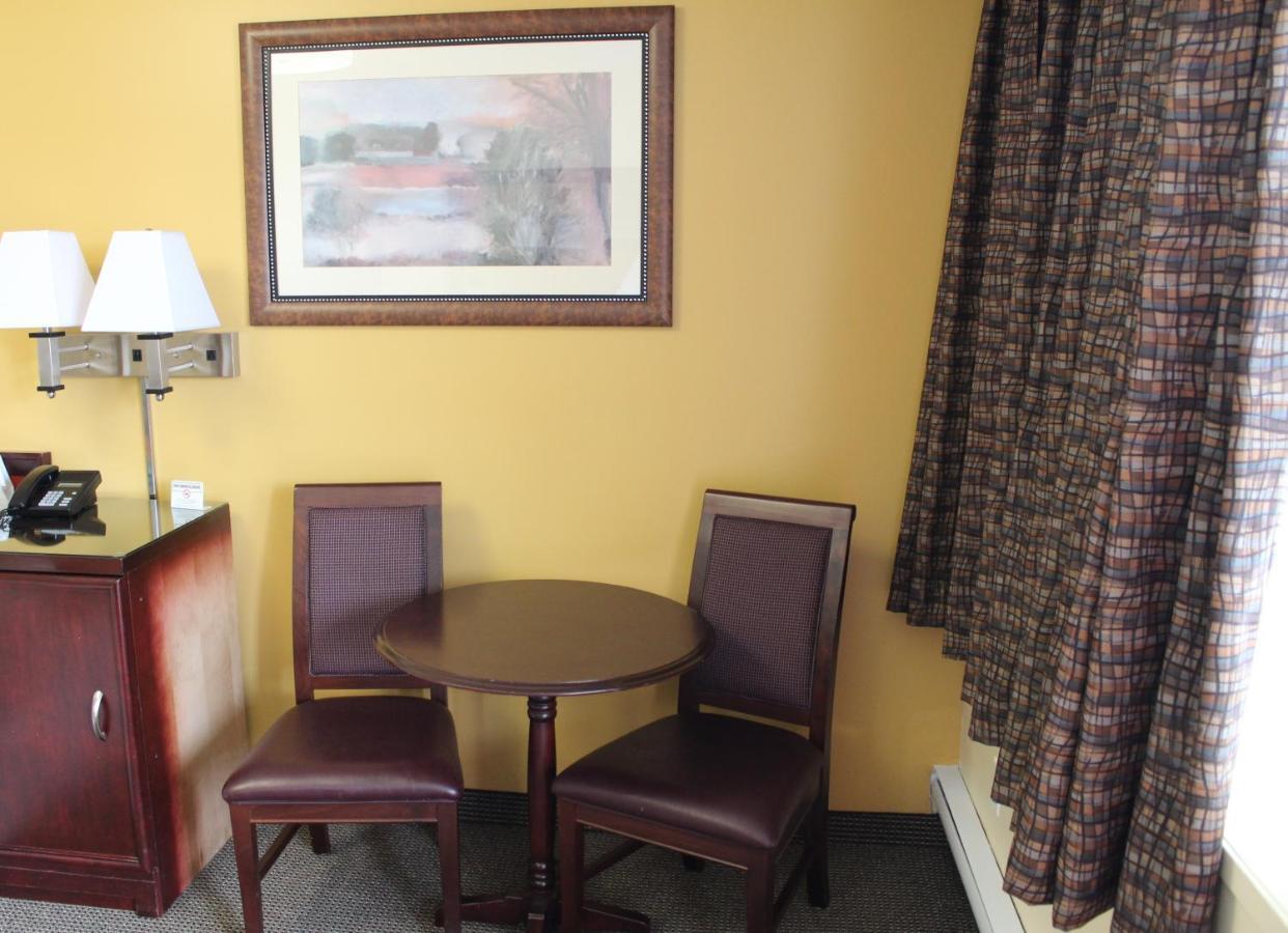 Imperial Fireside Inn Съдбъри Екстериор снимка