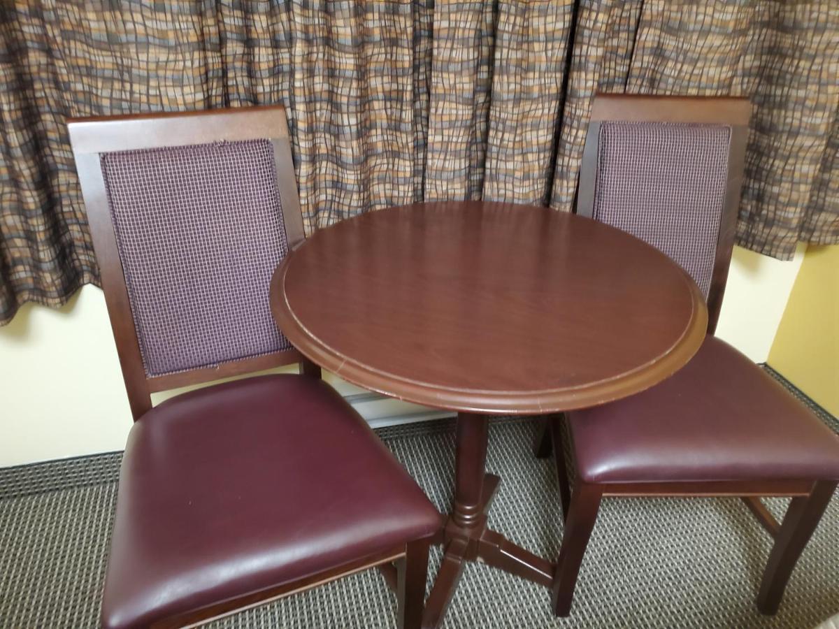 Imperial Fireside Inn Съдбъри Екстериор снимка